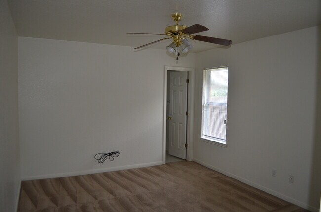 Building Photo - 2108WW