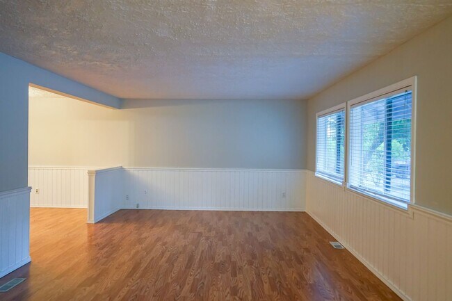 Building Photo - 4 Bedroom home tucked away in Hayden