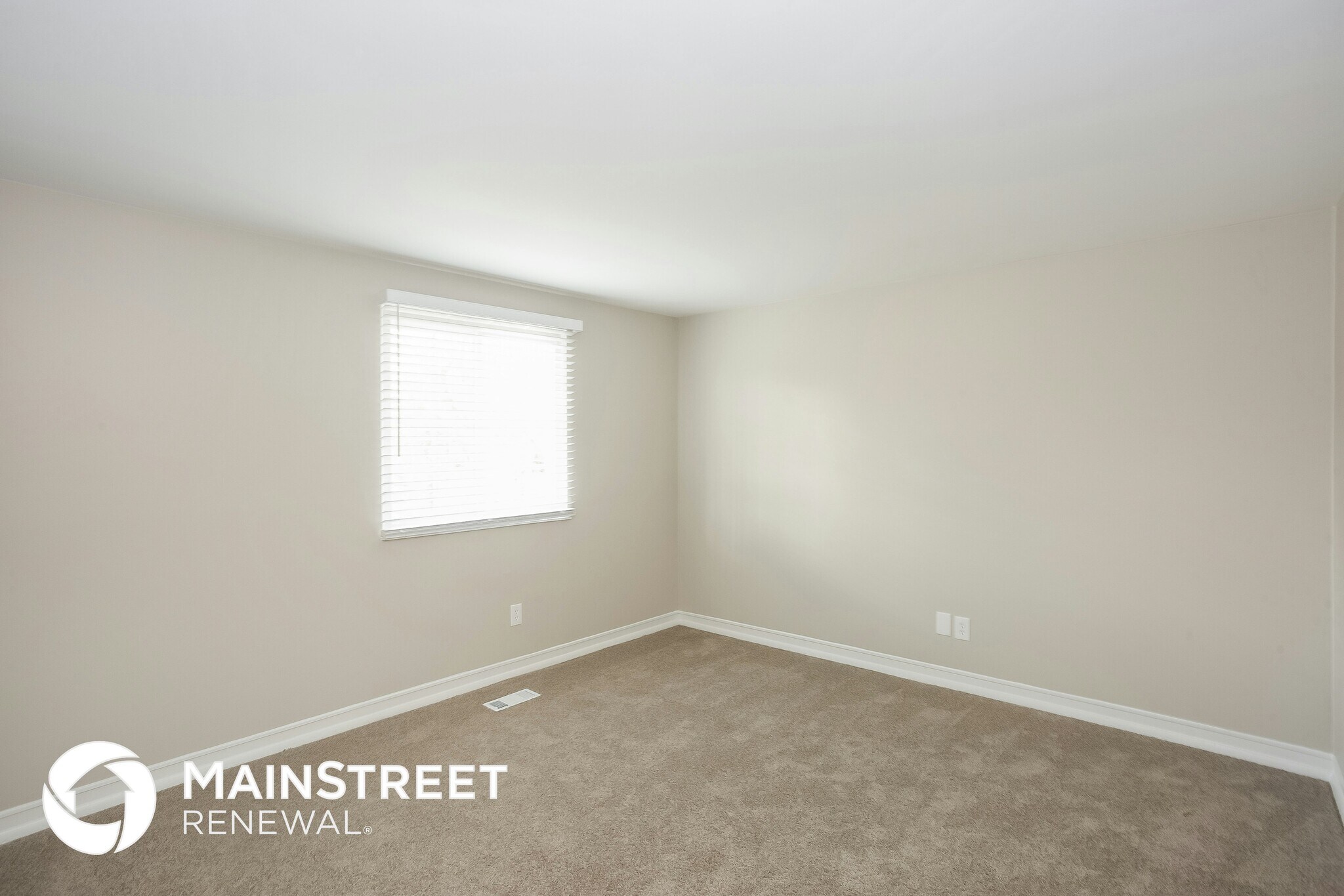 Building Photo - 7414 Shadowlake Dr