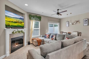 Building Photo - 9415 N Adrian Ave