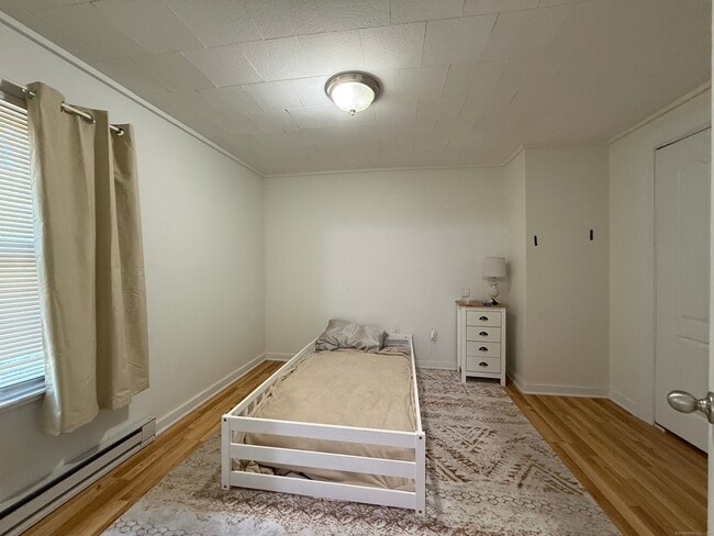 Building Photo - 63 Greenwood Ave