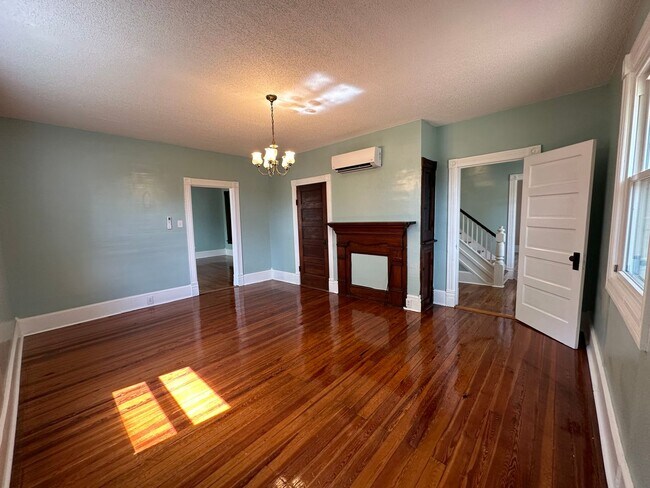 Building Photo - 317 Confidence Ln