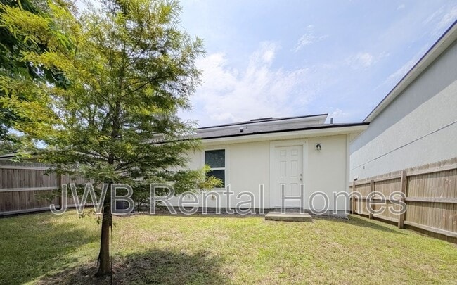 Building Photo - 8749 Dandy Ave