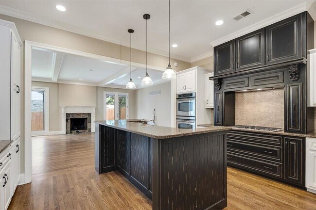 Building Photo - 6597 Heronswood Cove