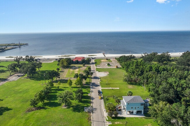 Building Photo - 139 Brady Dr