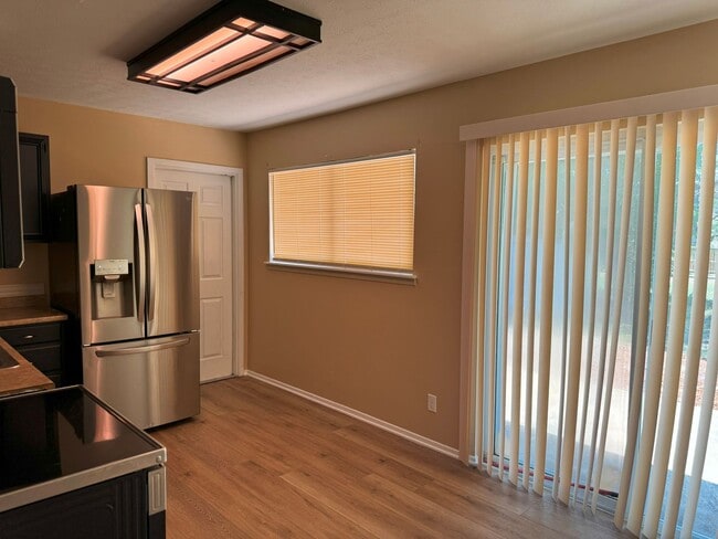 Building Photo - 1005 Vly Frg Dr