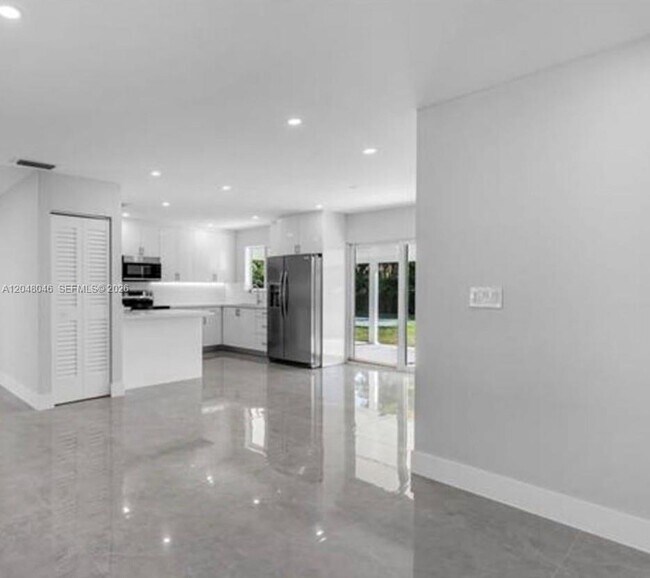 Building Photo - 10790 SW 66th Dr