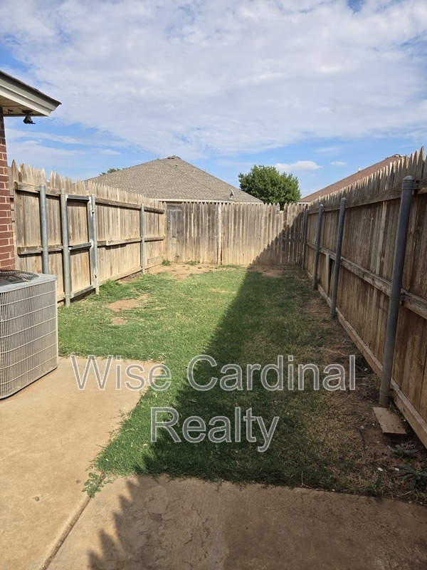 Building Photo - 520 N Chicago Ave