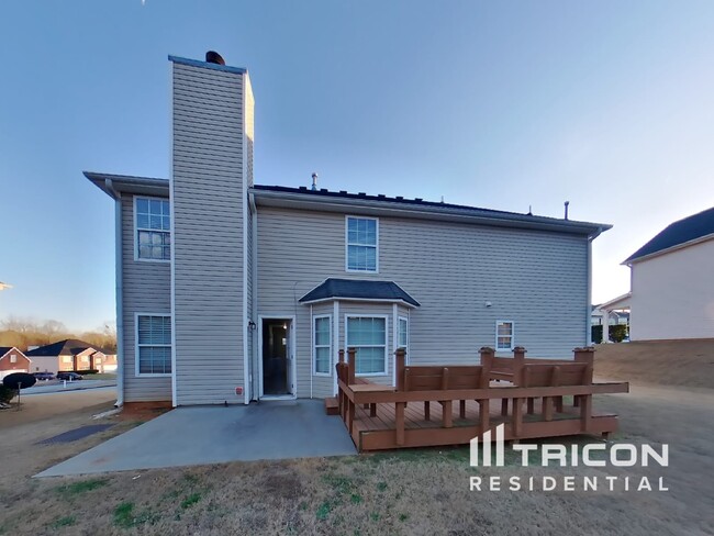 Building Photo - 5570 Hosea Ct