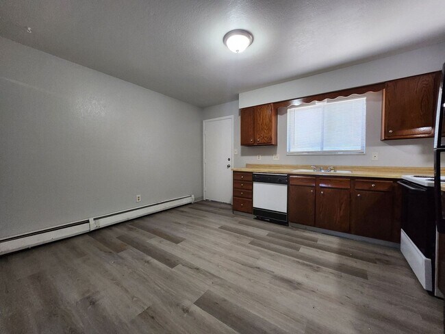 Building Photo - 49 Chestnut Dr