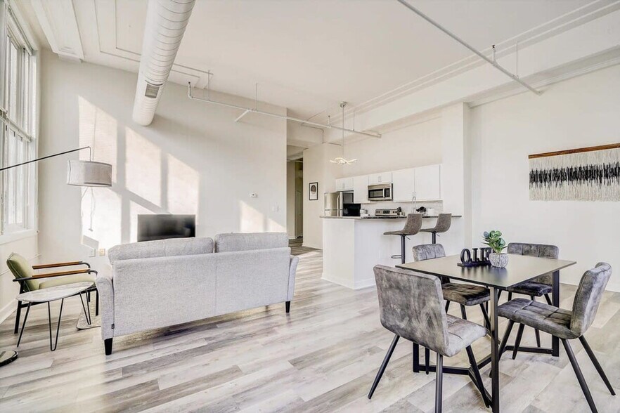 Building Photo - 50 N Illinois St