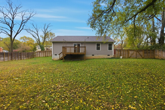 Building Photo - 3104 Husky Way