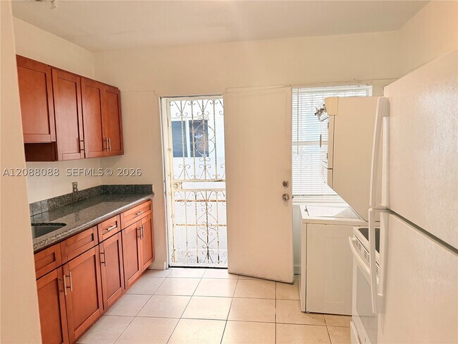 Building Photo - 2410 NW 34th St