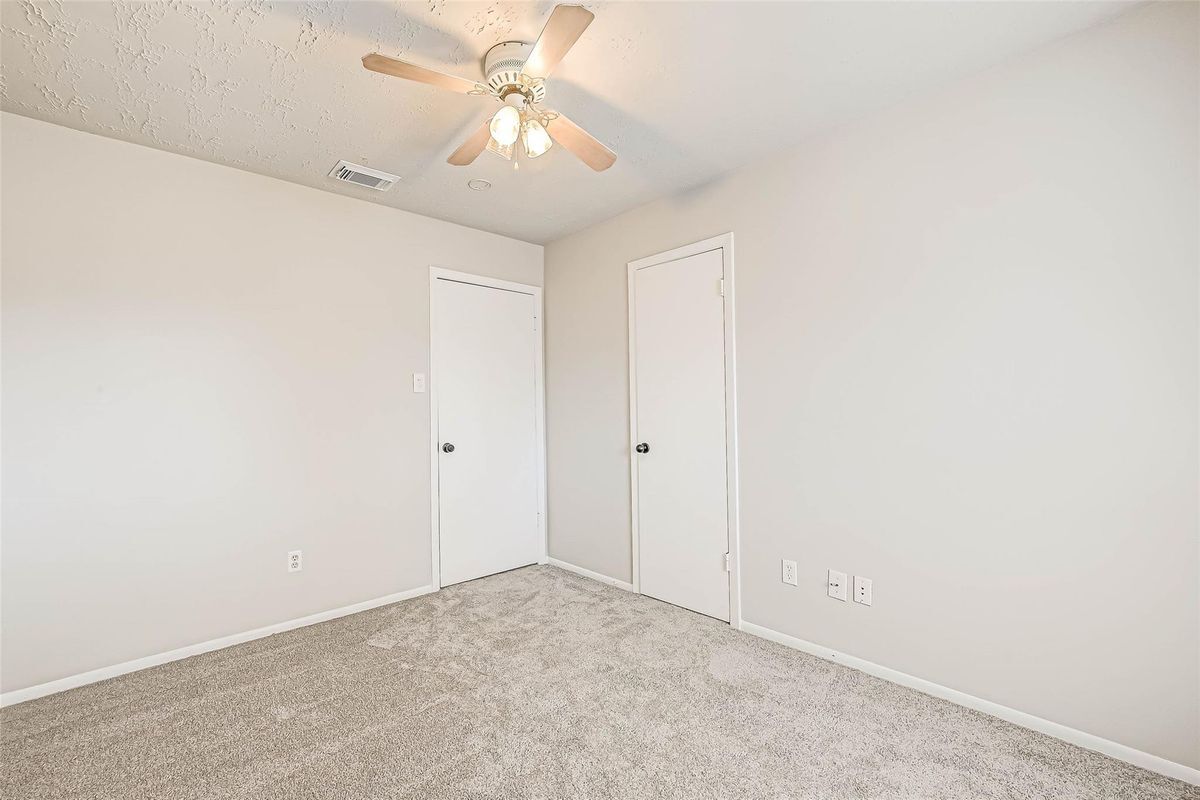 Building Photo - 24130 Silversmith Ln