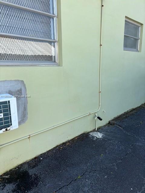 Building Photo - 13 NE 2nd Ave