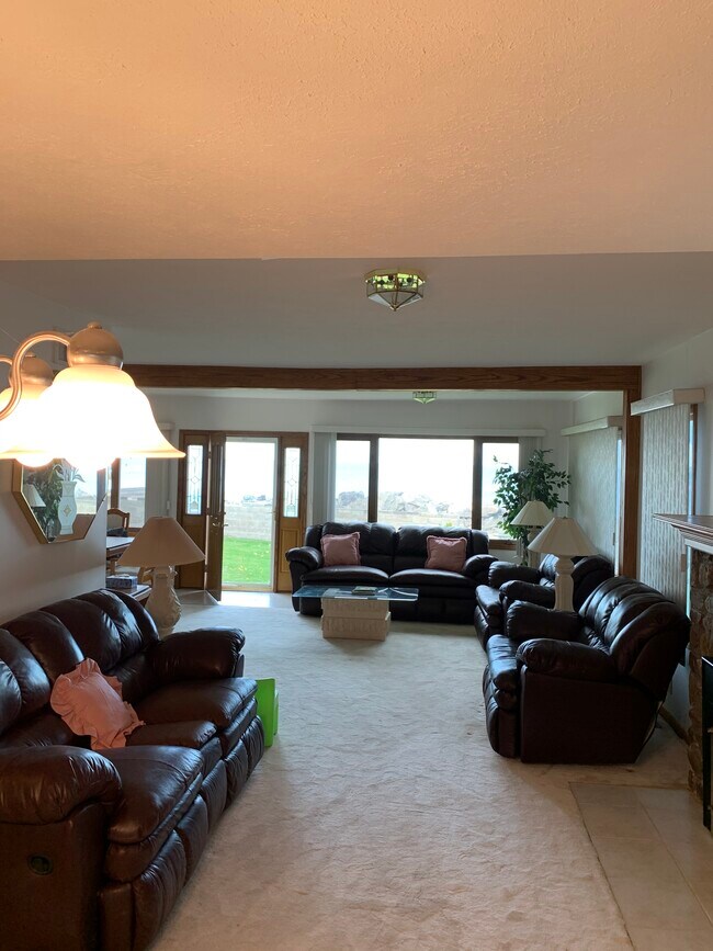 Building Photo - 6588 Shore Acres Dr