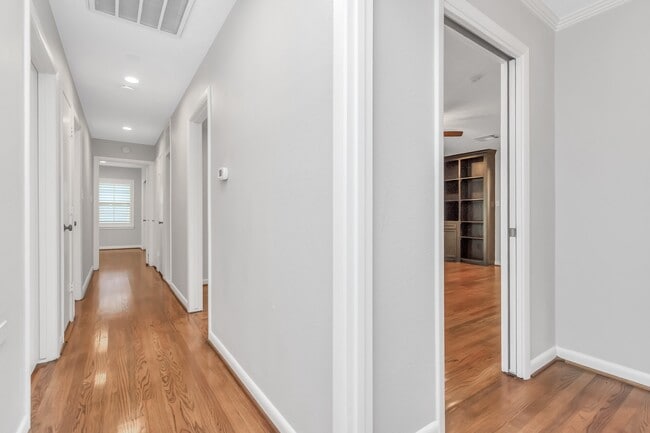 Building Photo - 4611 Merwin St