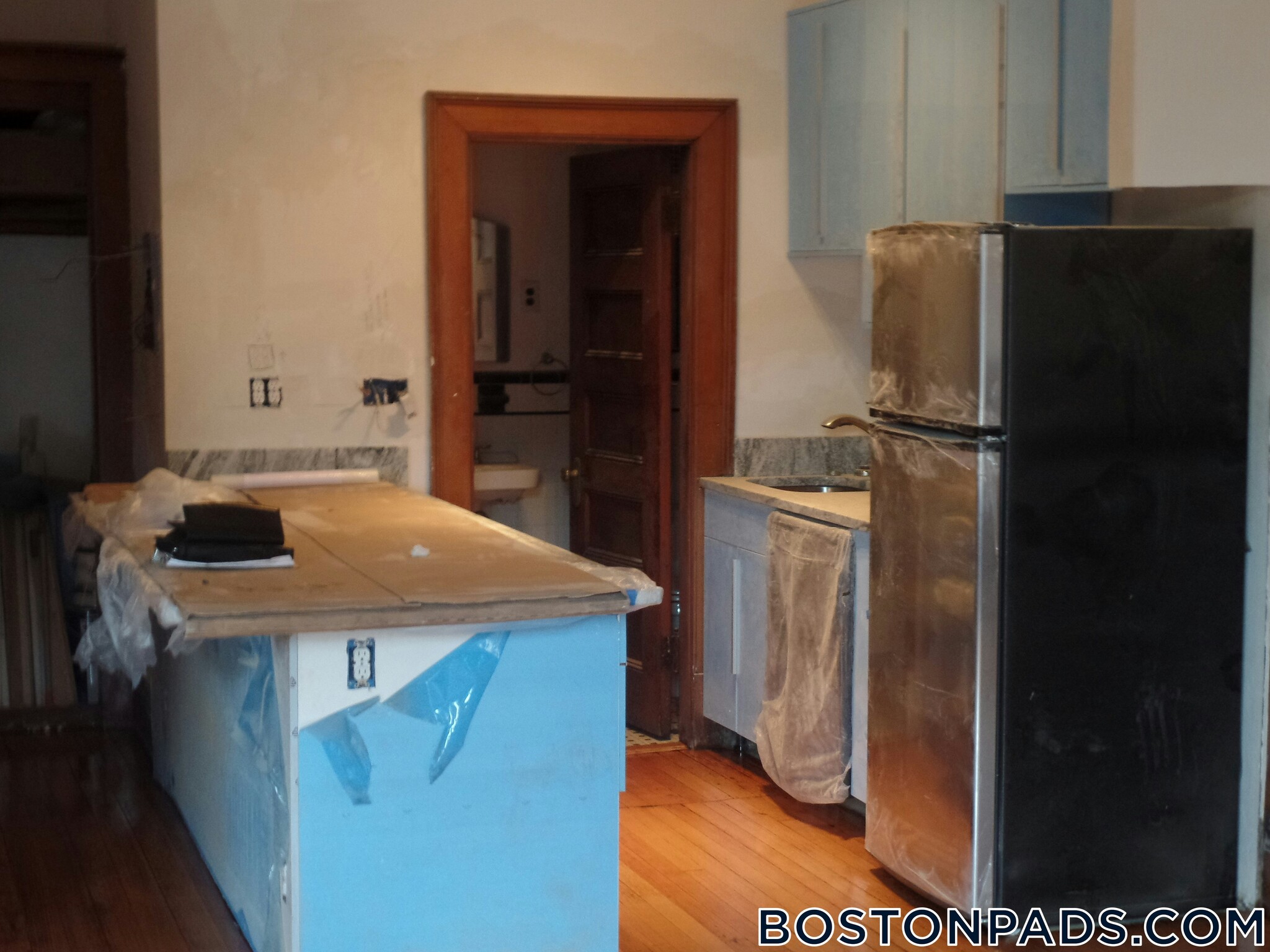 Building Photo - 849 Beacon St