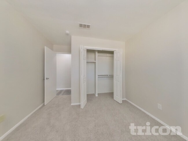 Building Photo - 6511 Grey Oaks Dr