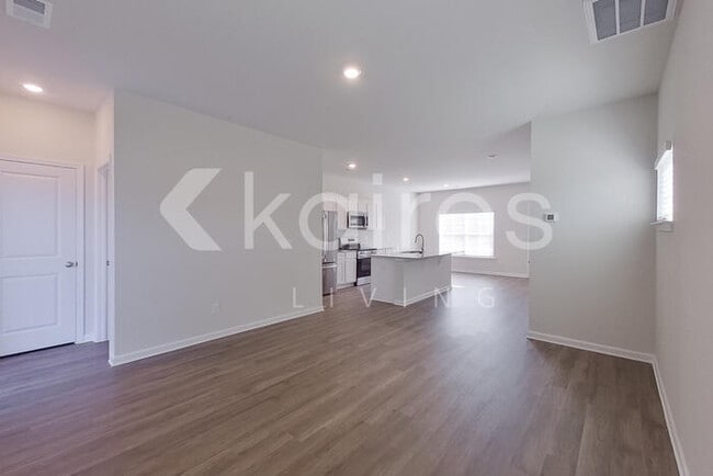 Building Photo - 2541 Banyan Circle