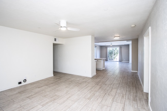 Building Photo - 3609 N Navajo Trail