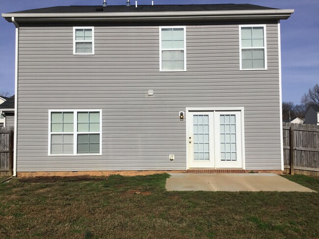 Building Photo - 2718 Quail Oaks Drive