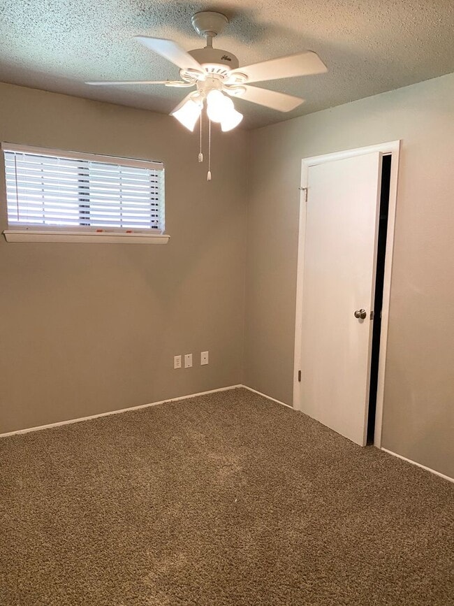 Building Photo - COMING SOON!! Darling Edmond Rental!