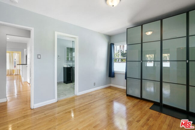 Building Photo - 1444 Meadowbrook Ave