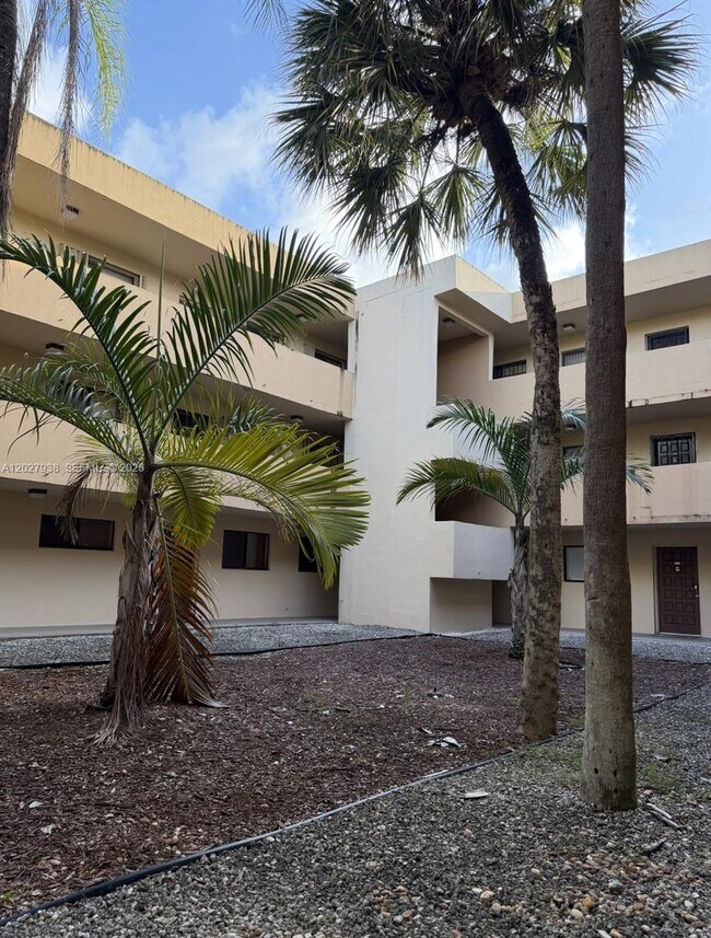 Building Photo - 8415 SW 107th Ave