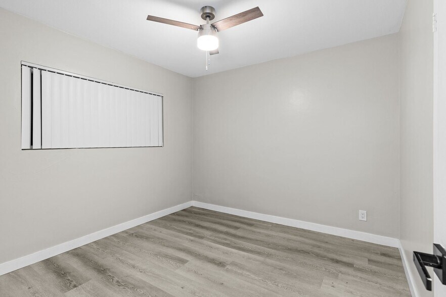 Building Photo - 113 S Lillie Ave