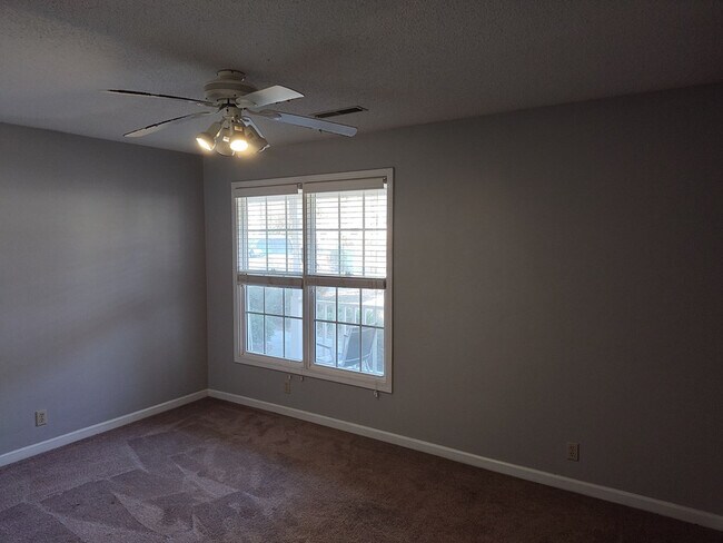 Building Photo - 1450 Morris Way Dr