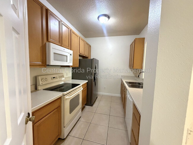 Building Photo - 6084 Stevenson Dr