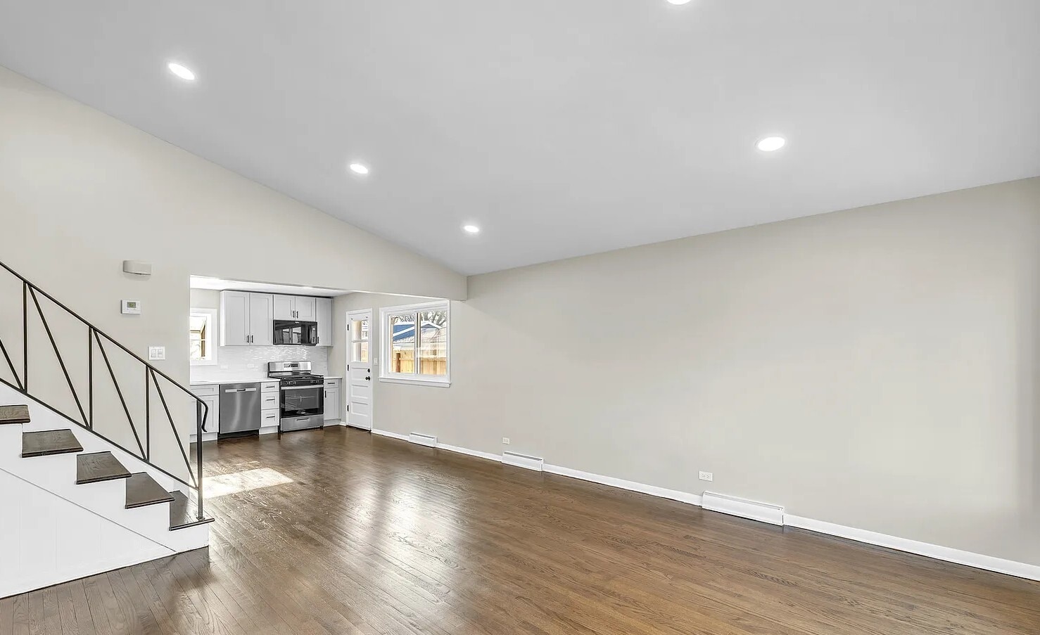 Building Photo - 11011 W Roosevelt Rd