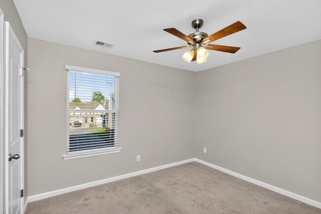Building Photo - 1017 Glen Marcus Dr