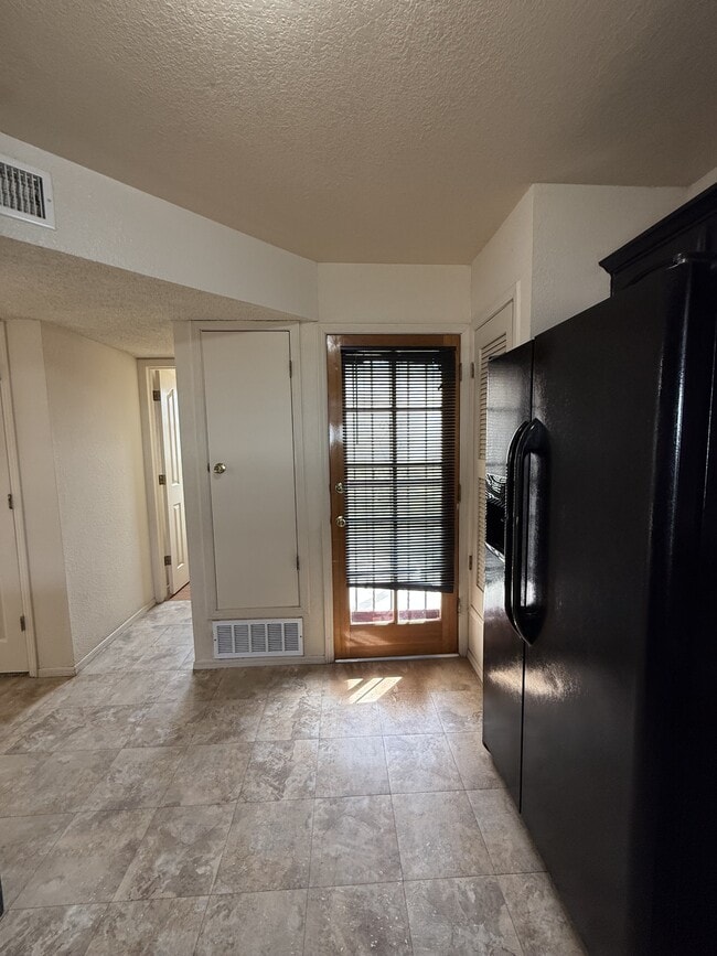 Building Photo - 12008 Castle Woods Dr