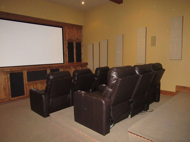 Building Photo - Delightful Monterra 2 Bed 2 Bath Condo wit...