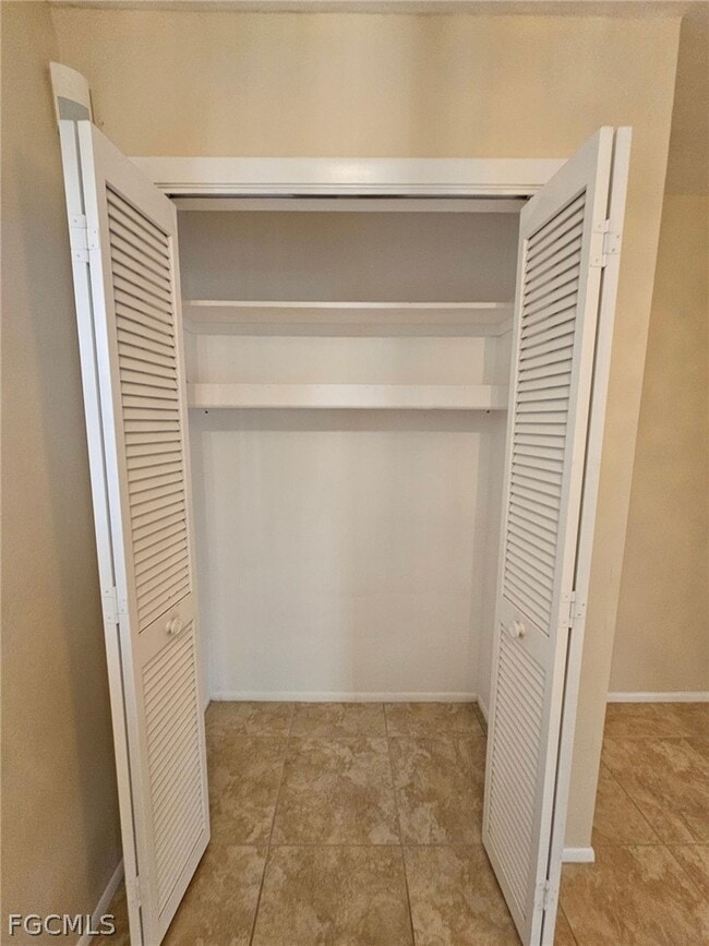 Building Photo - 1221 SE 46th Ln