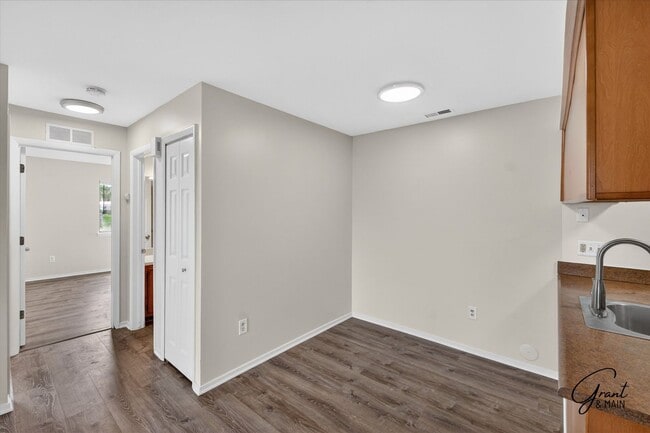 Building Photo - $1395 2 bedroom ground floor condo