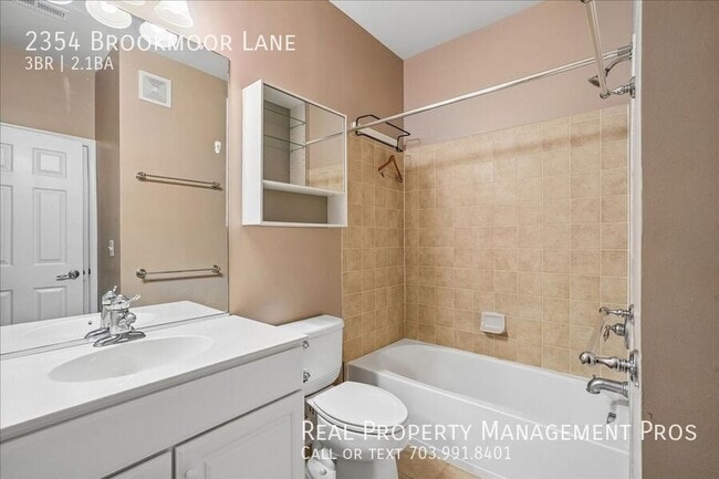 Building Photo - 2354 Brookmoor Ln