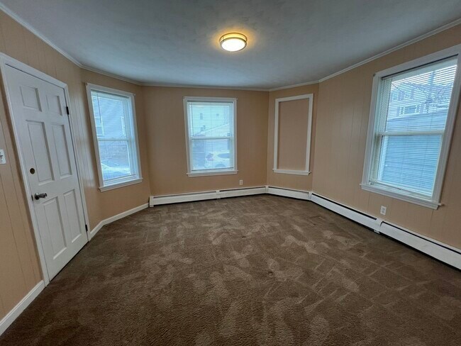 Building Photo - 47 Mulberry St