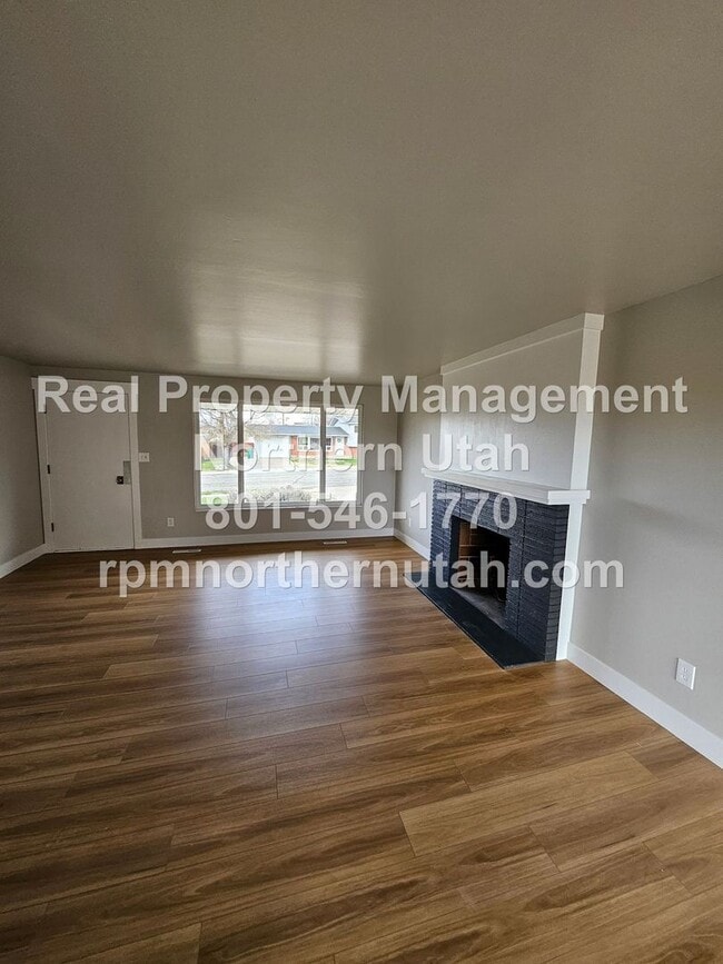 Building Photo - 4 Bedroom 3 Bath Home Now Available in Roy!
