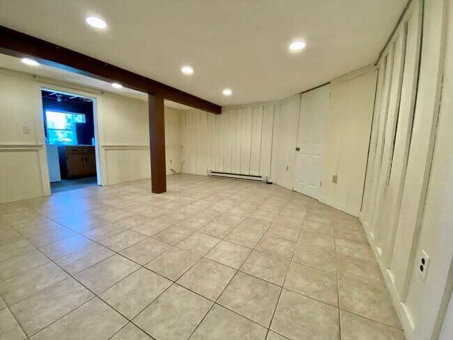 Building Photo - 73 Rocky Hill Rd
