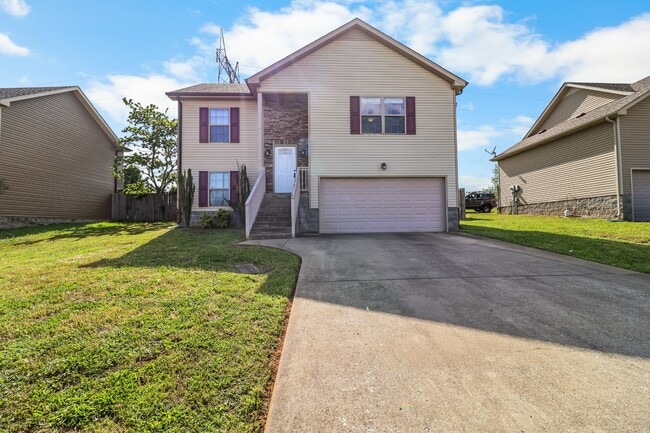 Building Photo - 2200 Trophy Trce