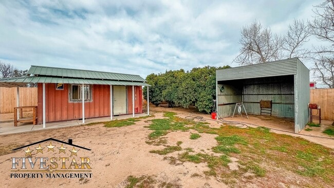 Building Photo - 709 Park Dr