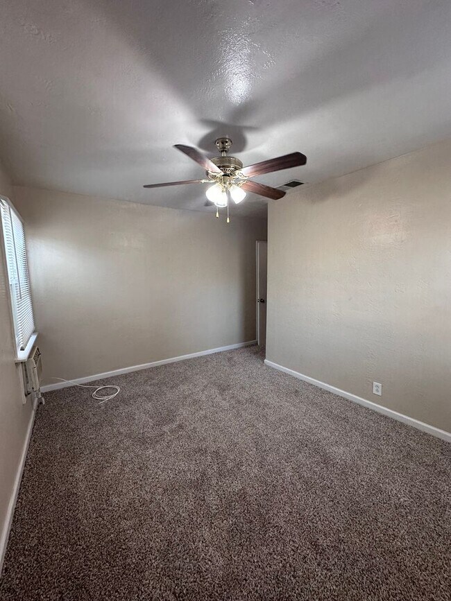 Building Photo - 2114 Brundage Ln