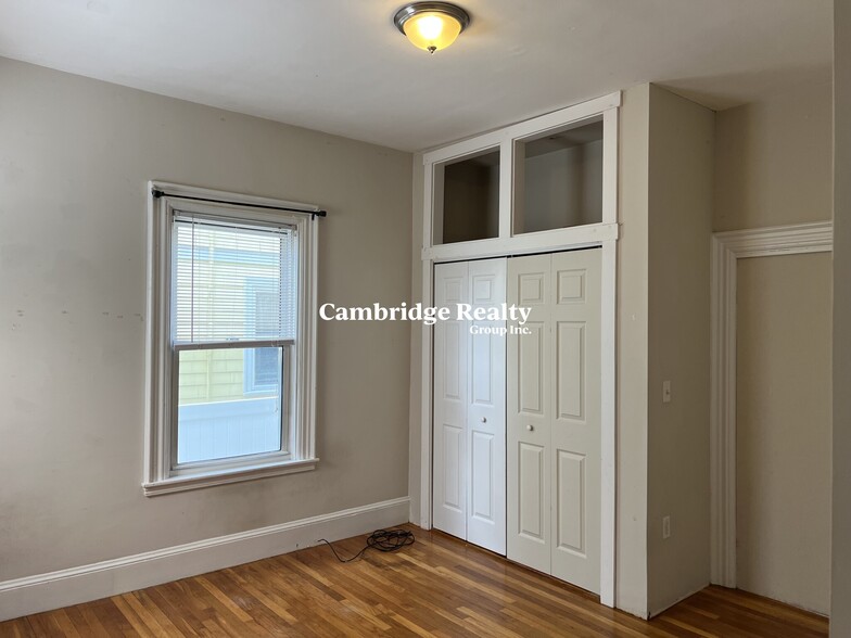Building Photo - 44 Cameron Ave