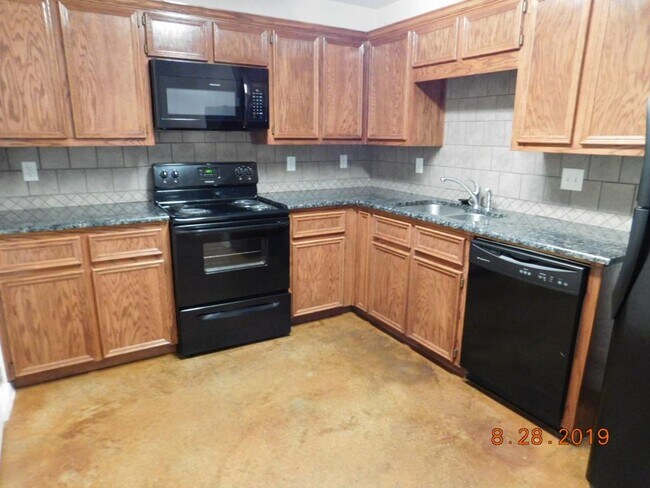 Building Photo - 1202 Cavalry Ln