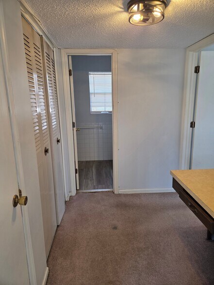 Building Photo - 8709 Countryshire Ln