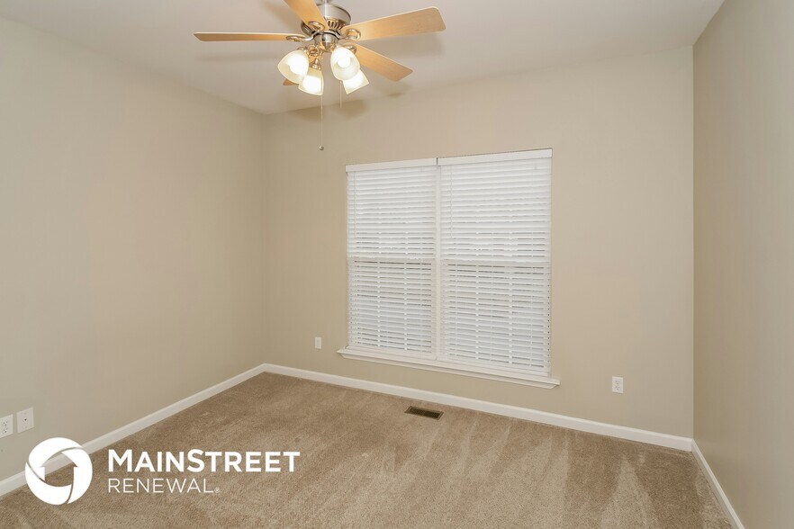 Building Photo - 30 Meadows Dr