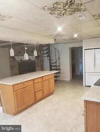 Building Photo - 230 High St E